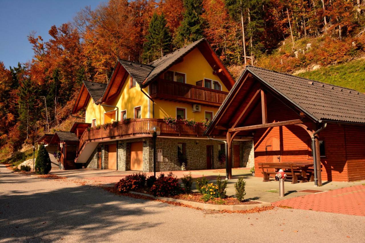 Apartments Gatej Cerkno Exterior foto
